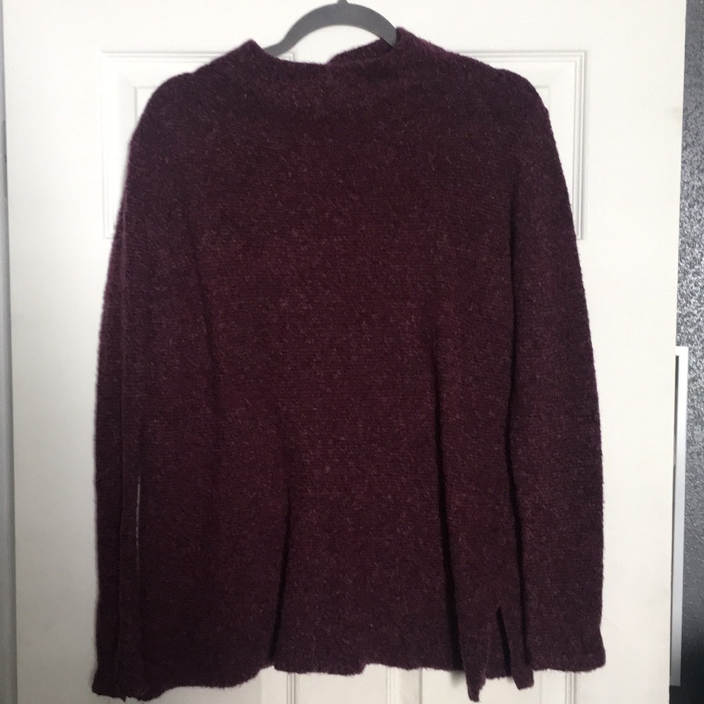 Maroon sweater
